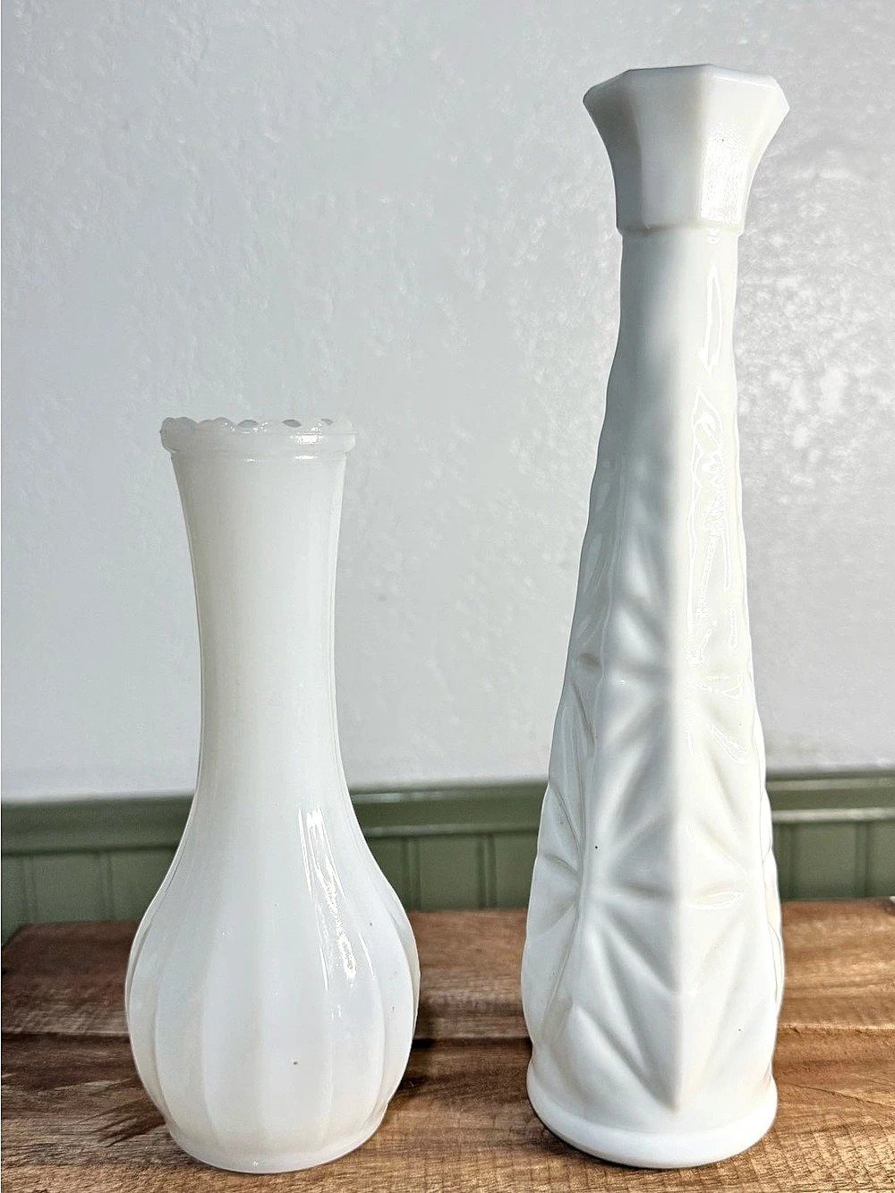 VTG Hoosier Starburst Pattern Milk Glass Bud Vase & White Milk Ruffled Rim Vase